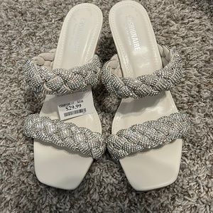 Cushionaire Studded Braided Heel